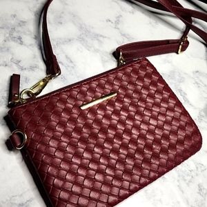 Crossbody Burgundy purse euc